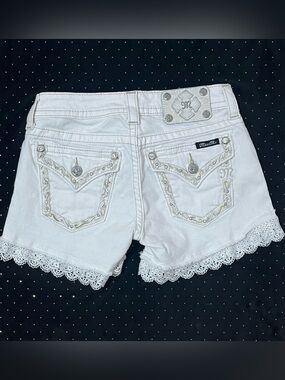 Miss Me White Denim Shorts⭐️Size26⭐️ Excellent Condition